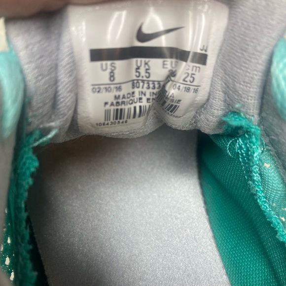 💎5/$15💎 Tiffany Blue Nike Tennis Shoes - Picture 5 of 5